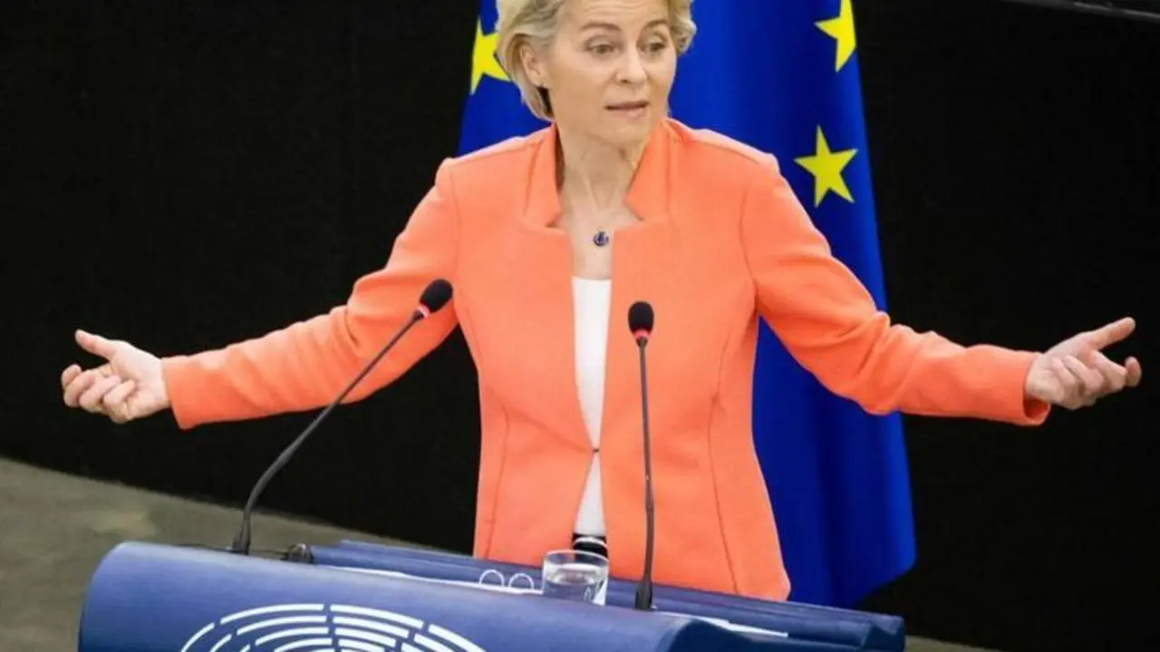 Von der Leyen se juega su futuro político: Estrasburgo vota hoy la doble moción de censura que podría tumbar a la Comisión Europea