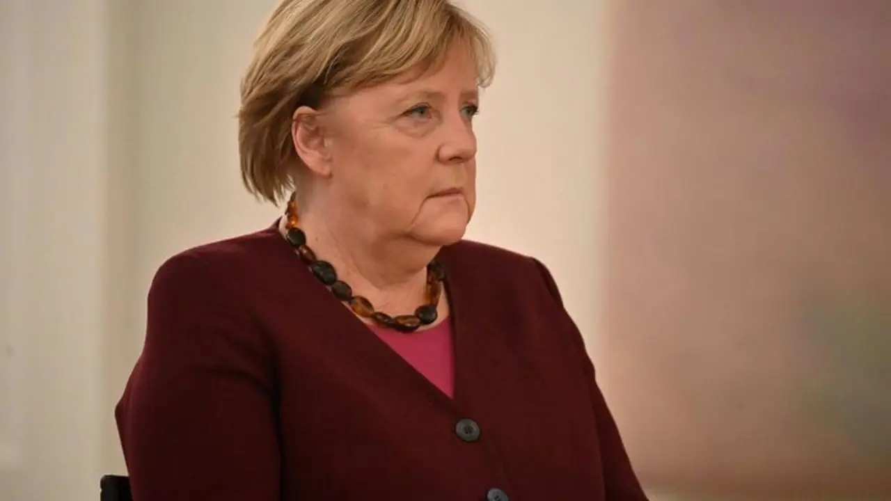 26-10-2021 26 October 2021, Berlin: German Chancellor Angela Merkel listens to a speech by German President Frank-walter Steinmeier before he hands over the certificates of dismissal to the members of the Federal Government. Photo: Bernd Von Jutrczenka/dpa
ECONOMIA INTERNACIONAL
Bernd Von Jutrczenka/dpa