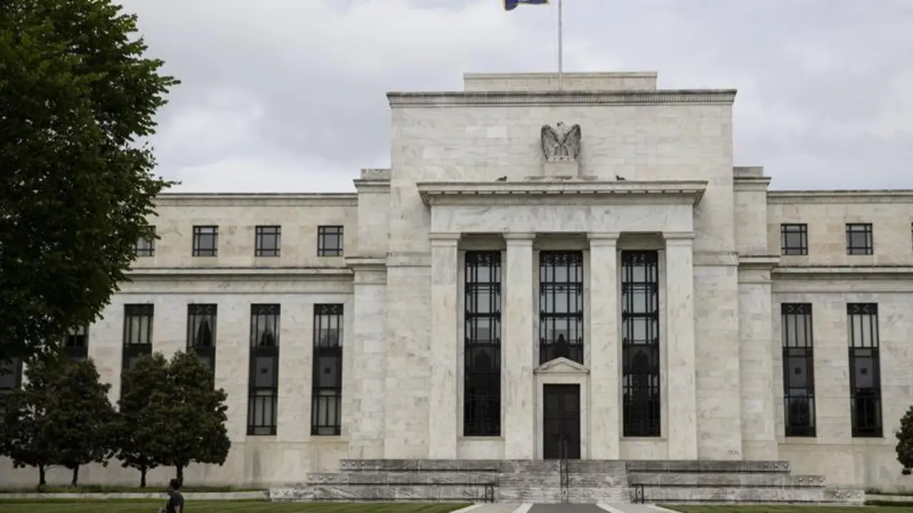 WASHINGTON, May 21, 2020  People walk past the U.S. Federal Reserve building in Washington D.C., the United States, May 21, 2020. U.S. Federal Reserve Chair Jerome Powell on Thursday said the COVID-19-induced economic downturn has inflicted acute pain across the country, noting that the burden is not evenly spread. (Photo by Ting ShenXinhua),Image: 521312494, License: Rights-managed, Restrictions: , Model Release: no, Credit line: Xinhua / Zuma Press / ContactoPhoto