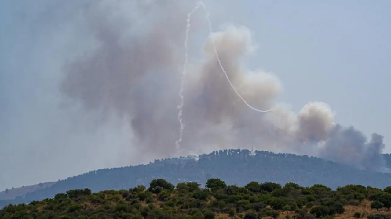 SAFED (ISRAEL), June 13, 2024  -- A streak of smoke is seen as Israel's air defense system intercepts rockets fired from Lebanon, in Safed, Israel, on June 13, 2024. Israel's army said that about 45 projectiles were fired from Lebanon at northern Israel on Thursday, amid an escalation of an eight-month-long cross-border fighting between Israel and Lebanese armed group Hezbollah.
Europa Press/Contacto/Ayal Margolin
13/6/2024