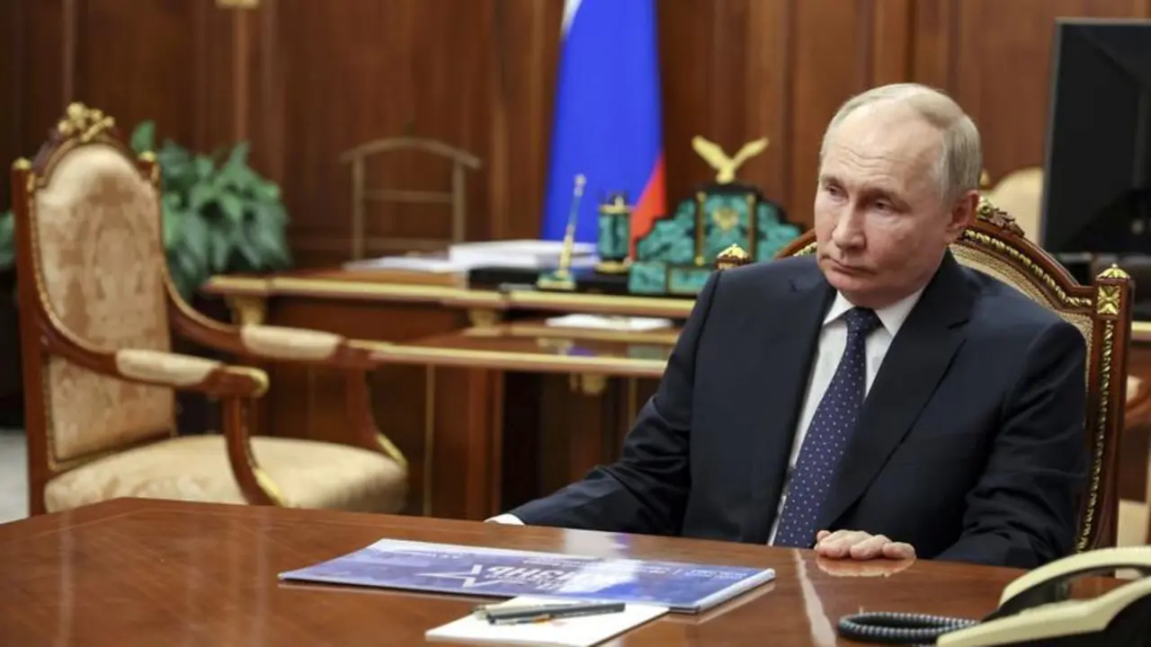 El presidente de Rusia, Vladimir Putin, durante una reunión (archivo)
Europa Press/Contacto/Alexander Kazakov/Kremlin Po
(Foto de ARCHIVO)
01/6/2024