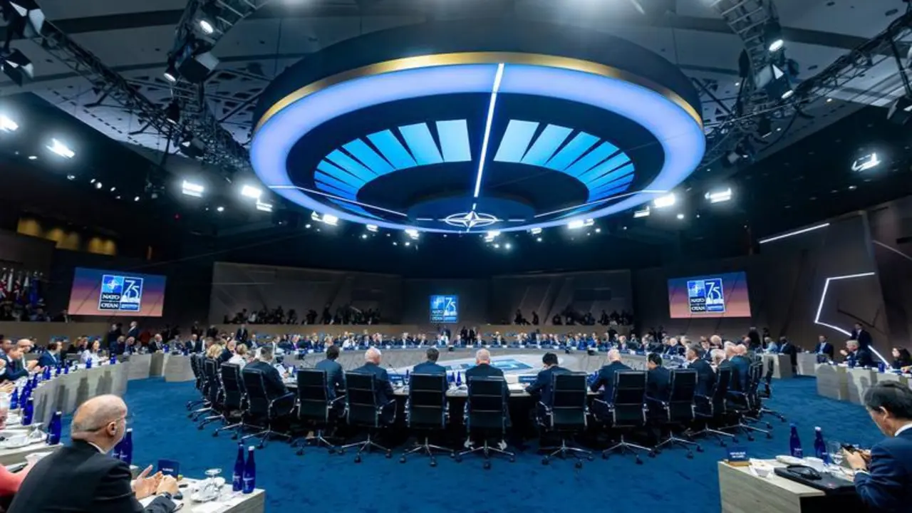 Reunión de jefes de Estado y de Gobierno del Consejo del Atlántico Norte en la última jornada de la Cumbre de la OTAN, en el Centro de Convenciones Walter E. Washington, a 11 de julio de 2024, en Washington (Estados Unidos). En la última jornada de la Cumbre de la OTAN se realizará una declaración conjunta en la que los 32 países miembros buscan “tomar medidas adicionales” para acercar a Ucrania a una futura membresía en la alianza.
11 JULIO 2024;OTAN;CUMBRE;ALIANZA;NATO;WASHINGTON;75 ANIVERSARIO
Moncloa
11/7/2024