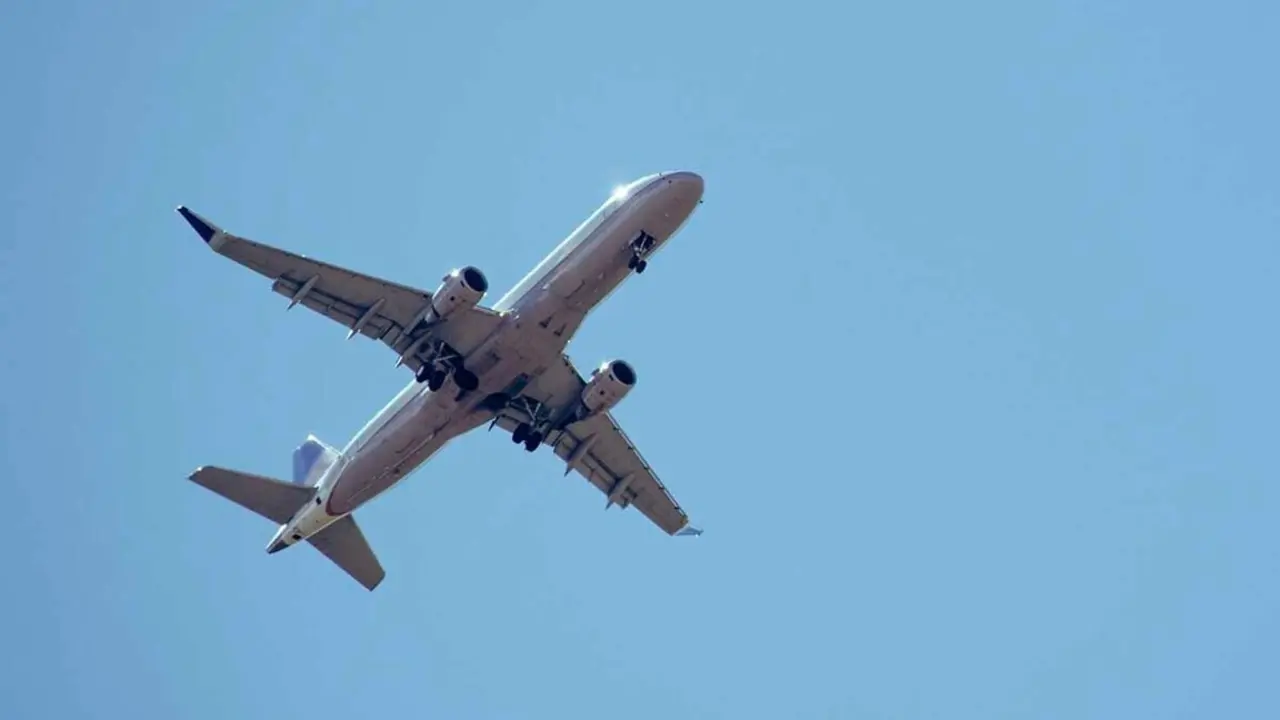 avion-volando-generico-pexels-10032024