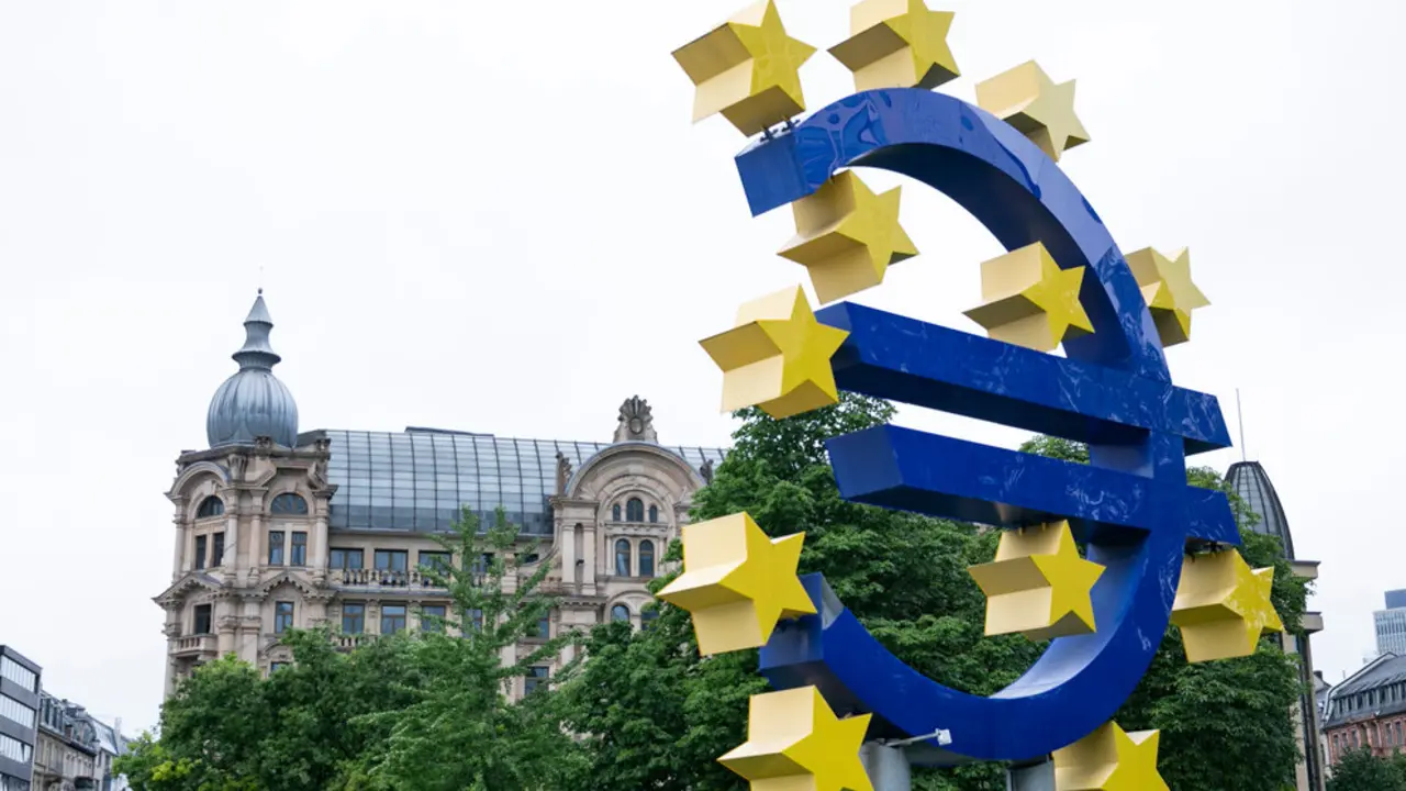 EP BCE(1)

El BCE apunta a 2029 para lanzar el euro digital: una revolución monetaria con 1.300 millones en inversión