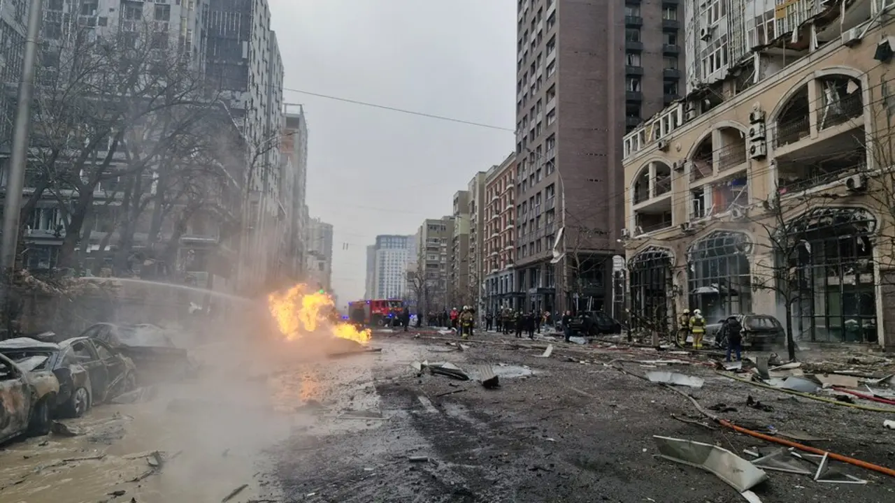 Rusia lanza más de 140 drones sobre Ucrania en una sola noche: al menos tres muertos y graves daños civiles