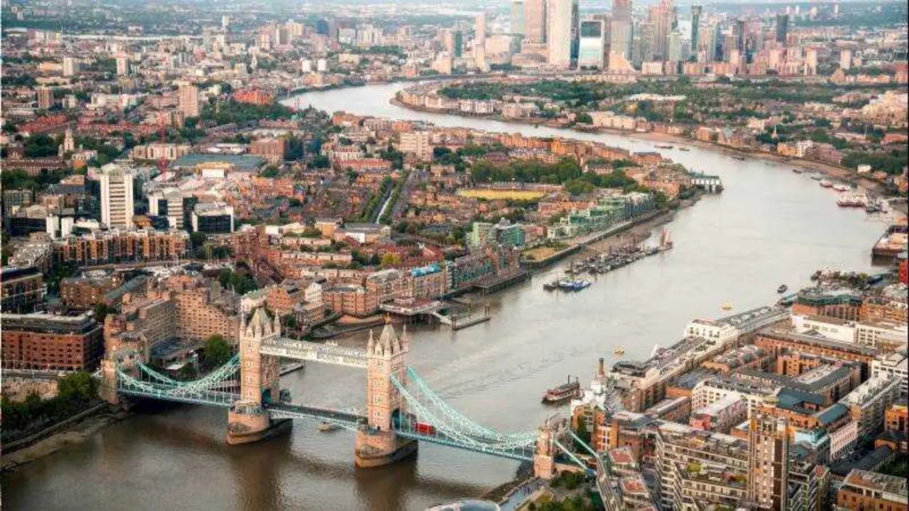 UNSPLASH / SANDER CROMBACH