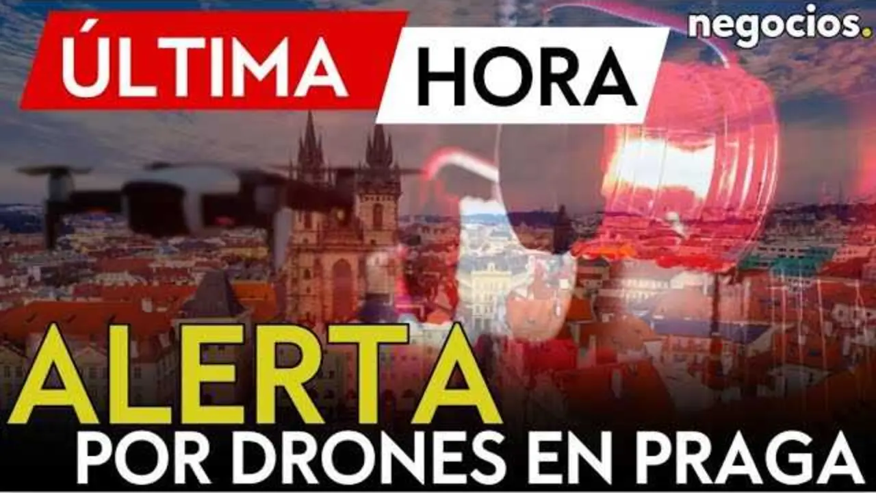 Imagen del aeropuerto de Praga con personal policial en alerta ante la presencia de drones en el espacio aéreo, reflejando un escenario de tensión y precaución.<br>                        <br>                        <br>                        <br>                      