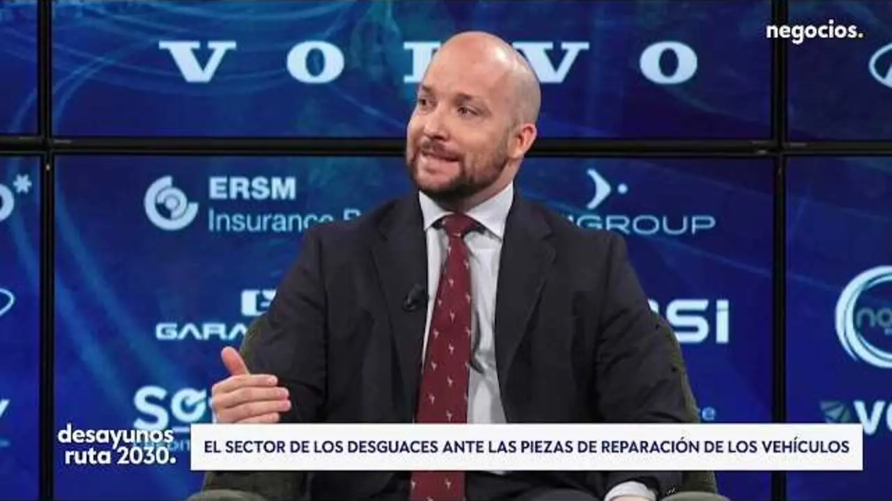 Captura del programa 'Desayunos Ruta 2030' con especialistas explicando las ventajas del recambio recuperado para coches, resaltando la sostenibilidad y la economía circular.<br>                        <br>                        <br>                        <br>                      