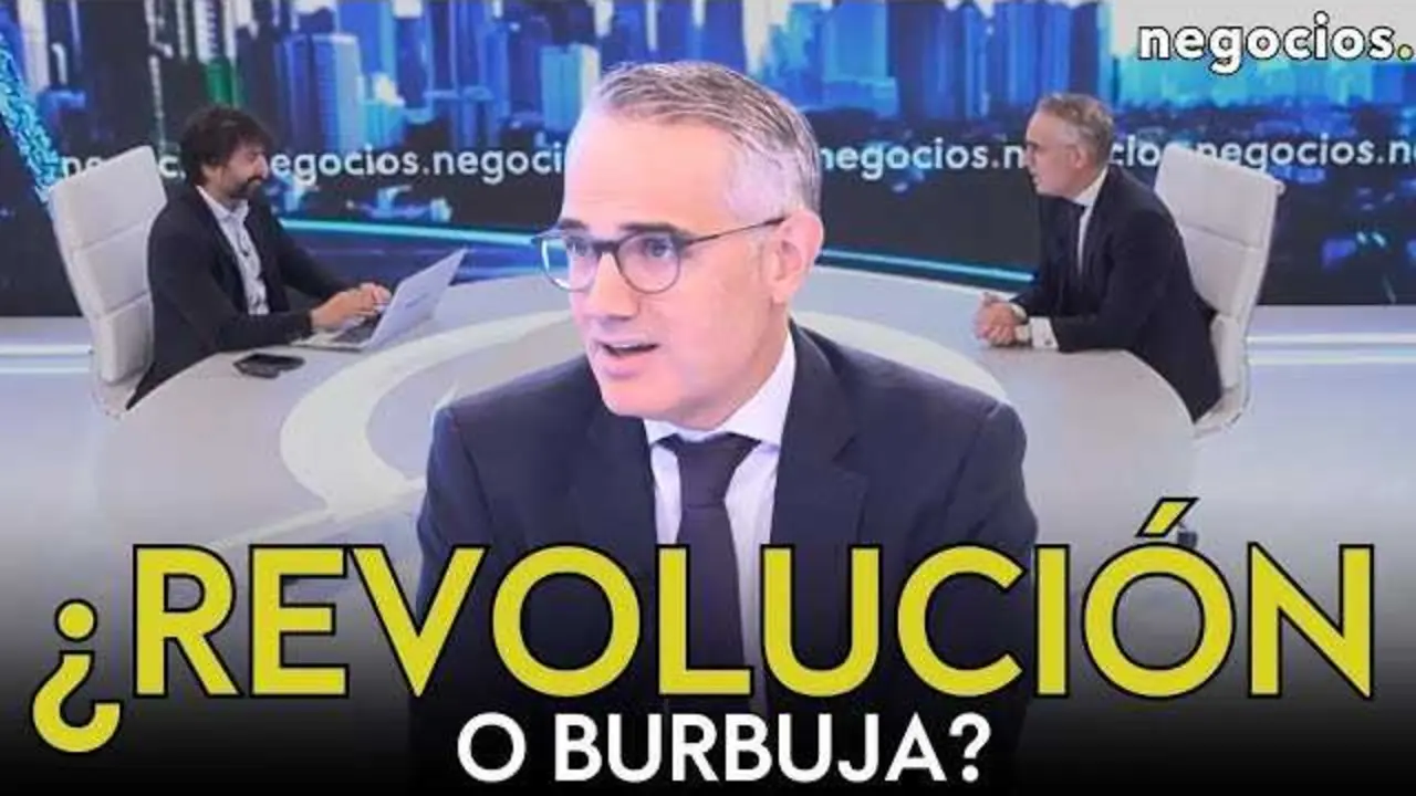 Captura del vídeo con títulos y gráficos que reflejan la tensión en los mercados y el auge tecnológico<br>                        <br>                        <br>                        <br>                      