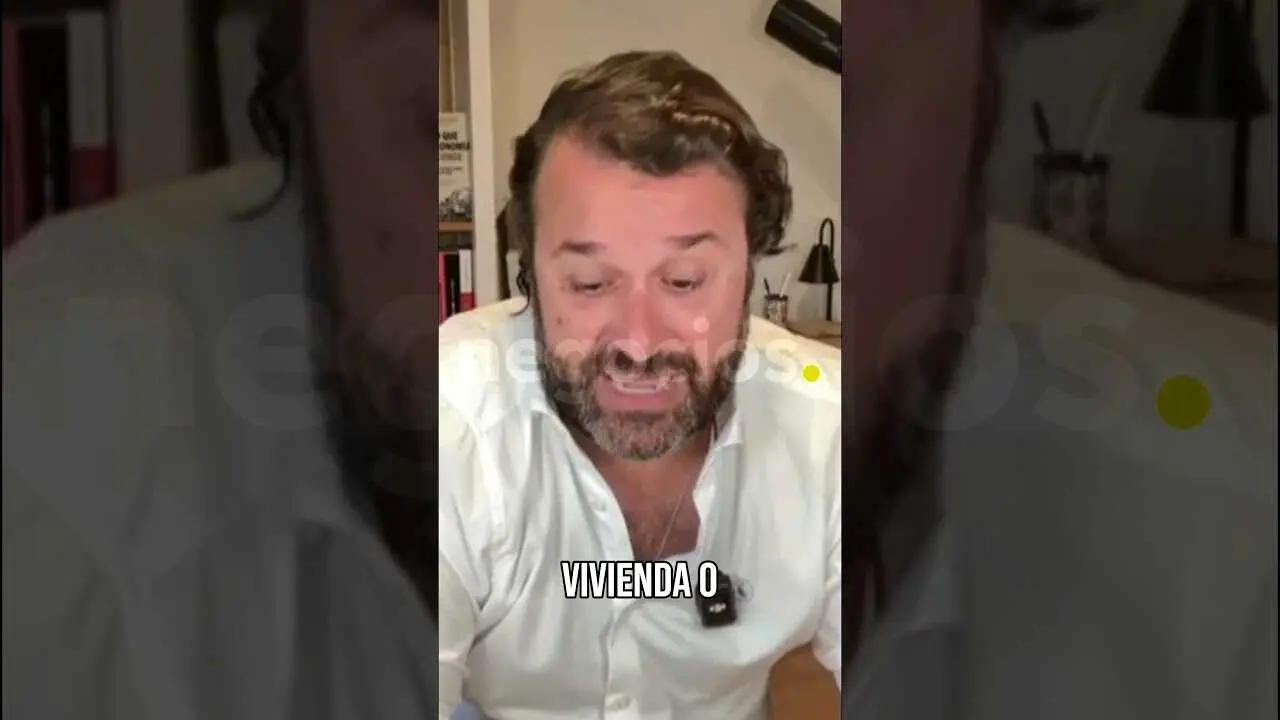 Una imagen que muestra a Donald Trump con un fondo de gráficos económicos y edificios residenciales, simbolizando la influencia en el mercado inmobiliario y la política económica.<br>                        <br>                        <br>                        <br>                      