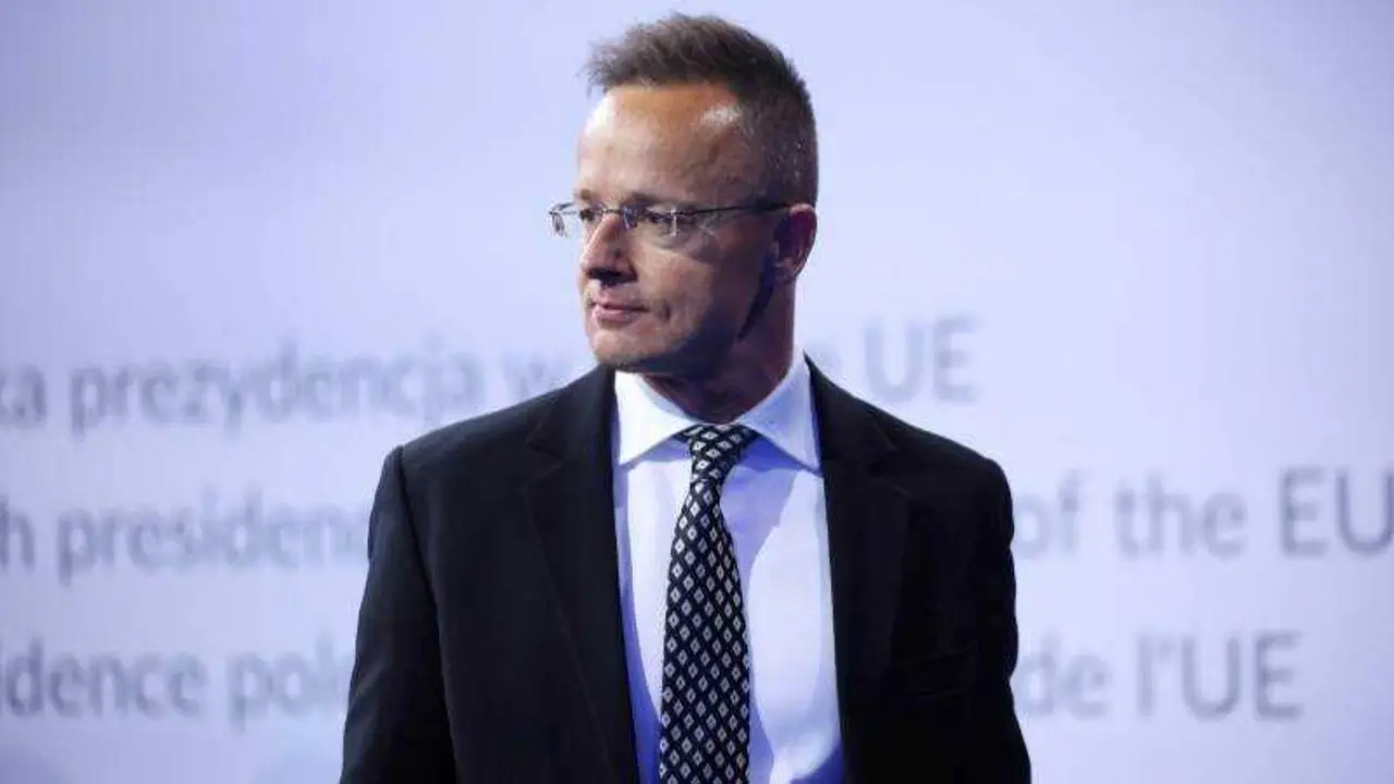 Szijjarto Hungría no se verá presionada para reducir el petróleo ruso - E P A / L E S Z E K S Z Y M A N S K I