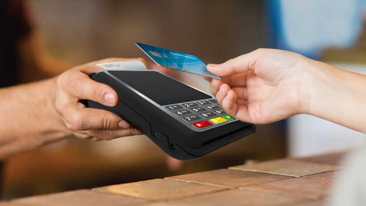 Colapso en los pagos: Redsys se cae y miles de comercios se quedan sin datáfonos