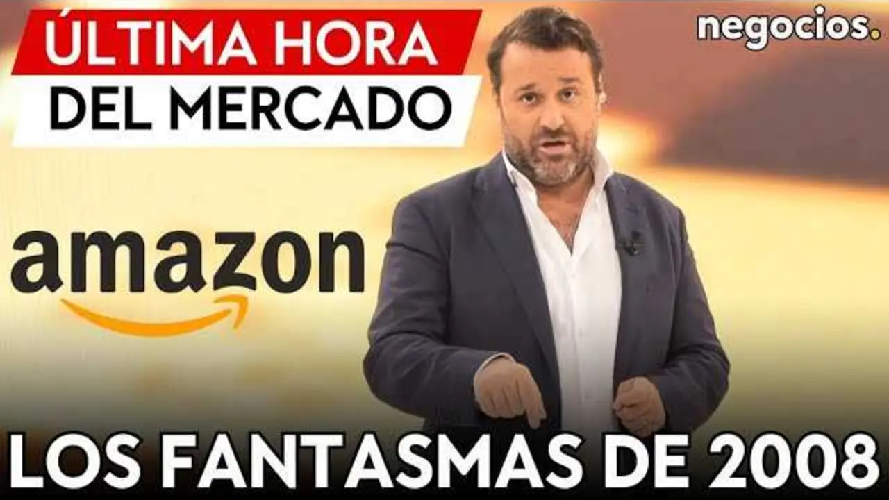 Gráfico de precios del oro junto a la imagen de un robot en un almacén de Amazon, simbolizando la intersección entre mercado y tecnología.<br>                        <br>                        <br>                        <br>                      
