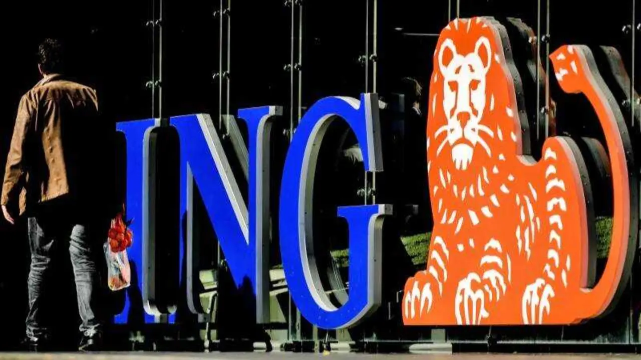 EPA/ROBIN VAN LONKHUIJSEN