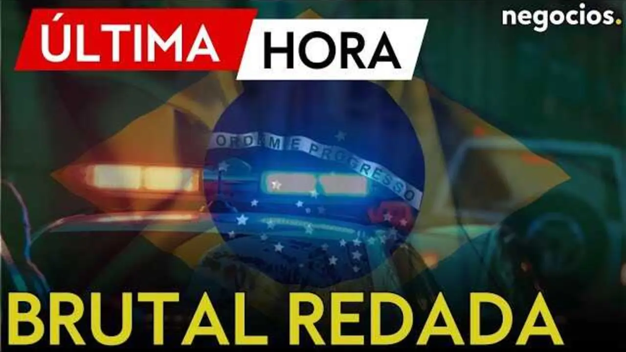 Panorámica nocturna del Complexo do Alemão, epicentro de la operación policial más letal en Río de Janeiro.<br>                        <br>                        <br>                        <br>                      