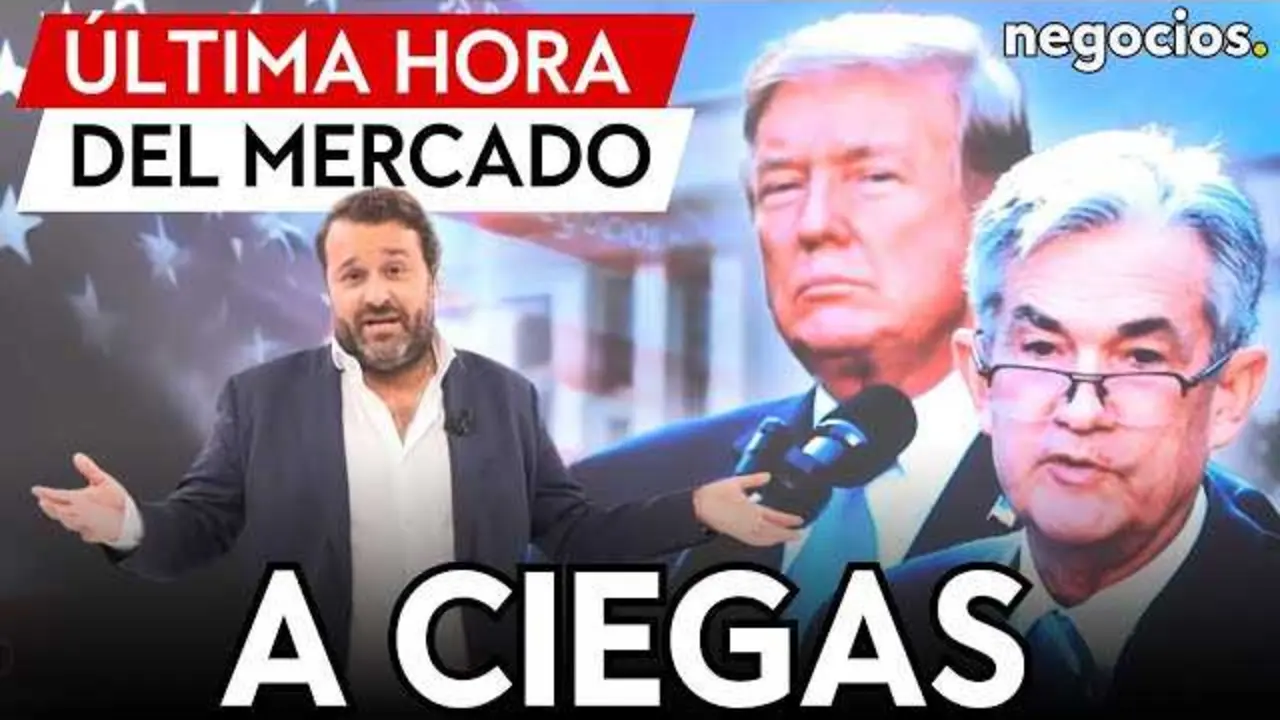 Jerome Powell durante una conferencia de prensa, reflejando la tensión en las decisiones económicas de la Reserva Federal en 2025.<br>                        <br>                        <br>                        <br>                      