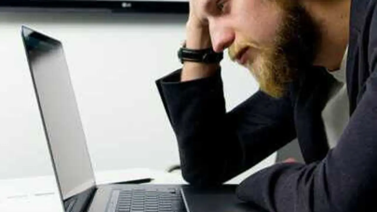 pexels-artempodrez-5715846