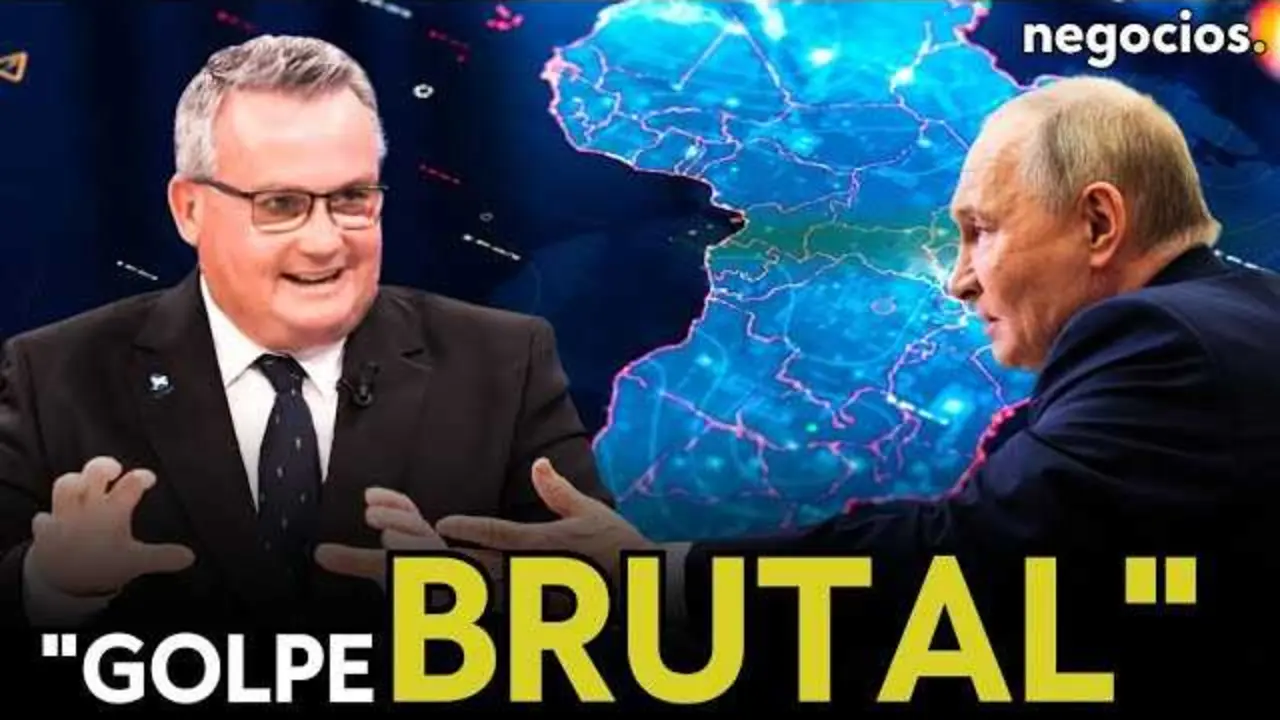 Andrew Smith durante su análisis en Negocios TV, con mapa del Sahel y gráficos de pruebas balísticas de fondo.<br>                        <br>                        <br>                        <br>                      