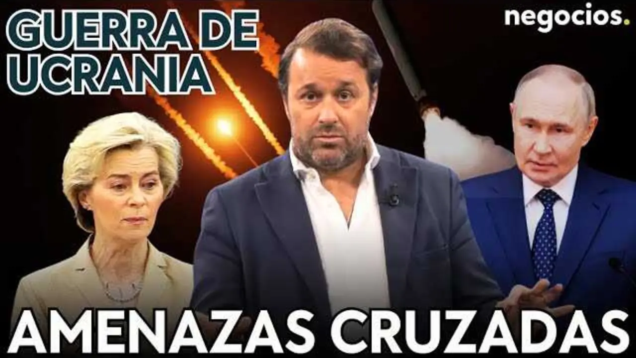 Vladímir Putin durante una ceremonia oficial en el Kremlin, con la bandera rusa y la presencia de nuevos diplomáticos, mientras se anuncian las nuevas armas estratégicas Poseidón y Burevestnik.<br>                        <br>                        <br>                        <br>                      