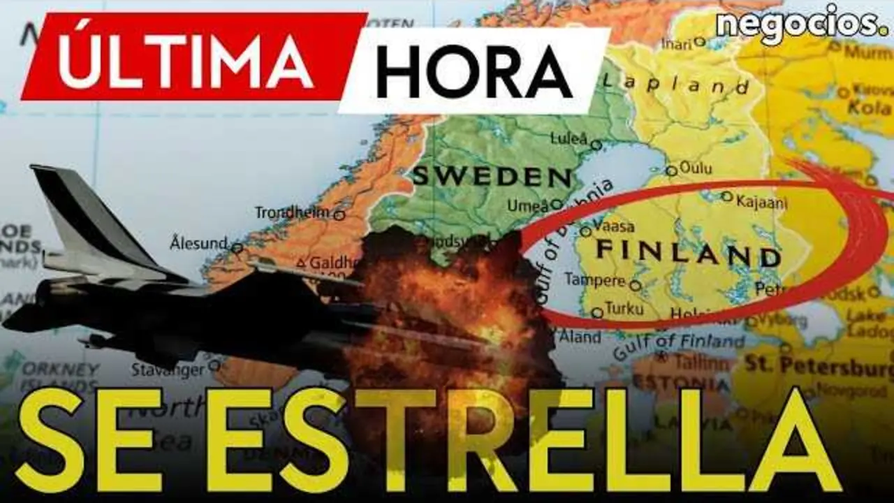 Imagen del avión Su-30SM dentro de un hangar, representando la aeronave involucrada en el accidente en Karelia.<br>                        <br>                        <br>                        <br>                      