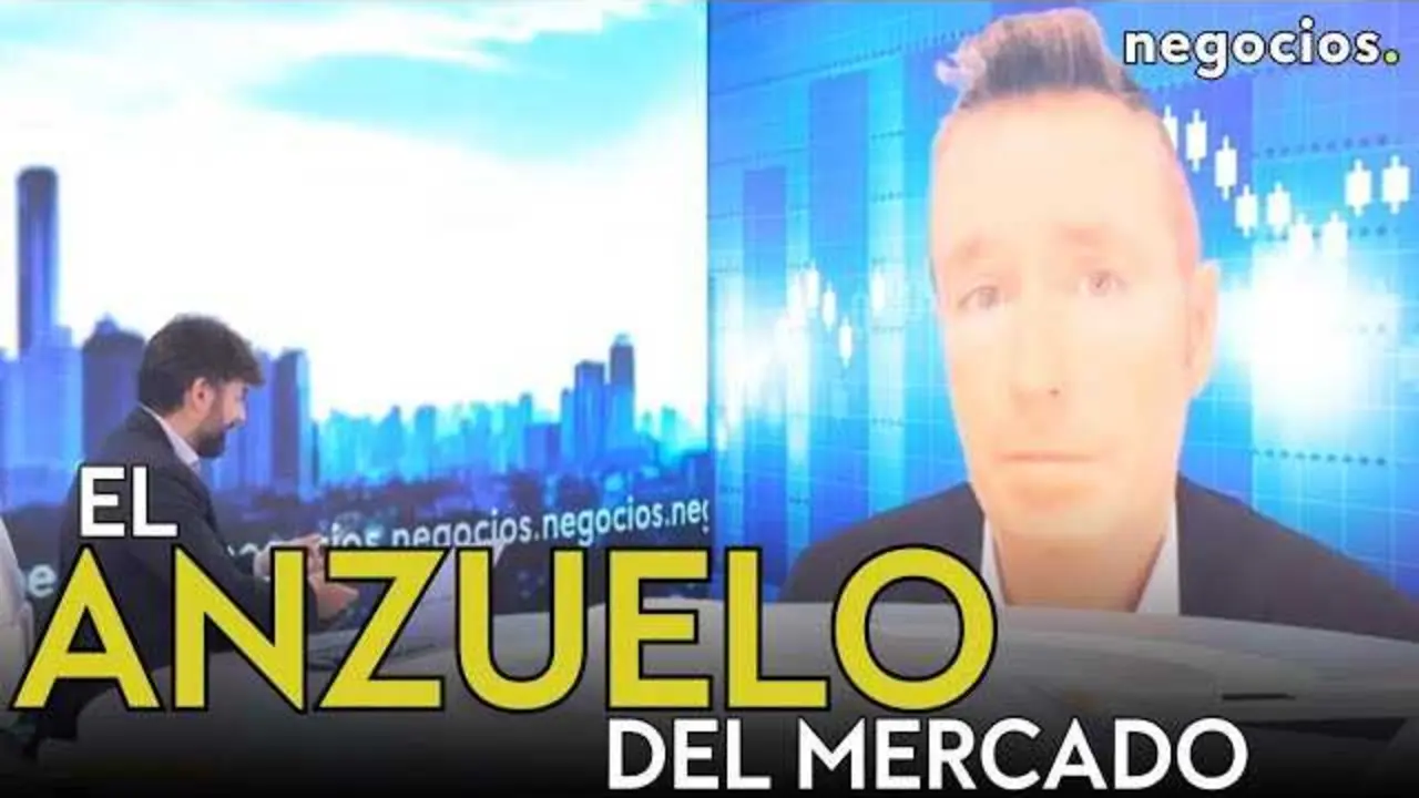 El director de Operativa DAX, Alberto Iturralde, durante su entrevista en Negocios TV, con gráficas de mercados financieros de fondo.<br>                        <br>                        <br>                        <br>                      