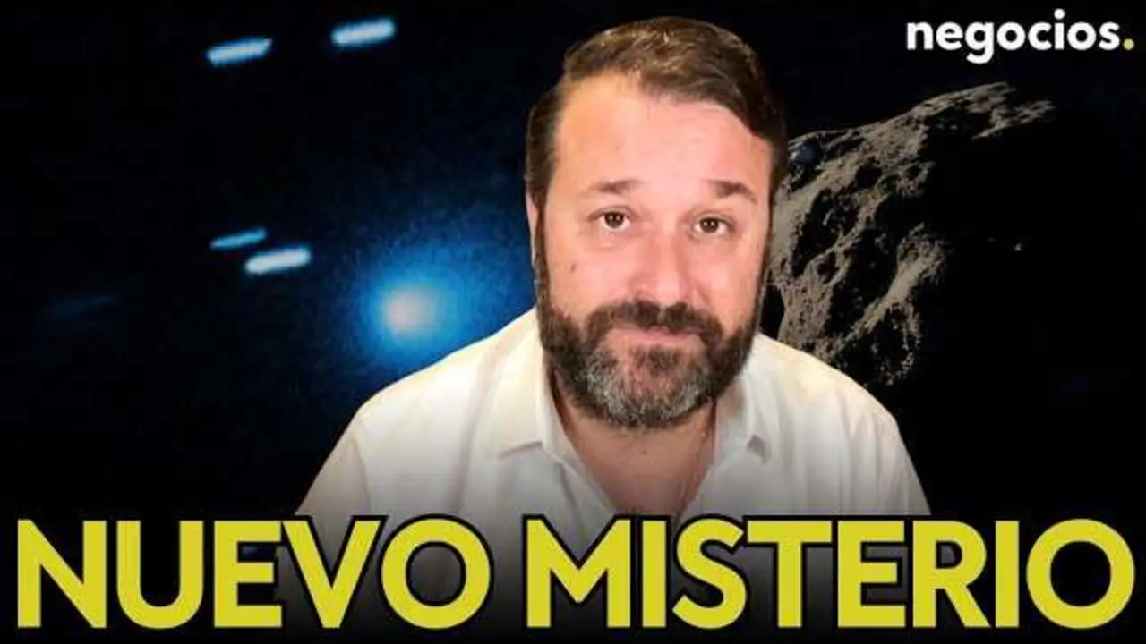 Imagen oficial del cometa 3I/Atlas capturada en noviembre de 2025 que muestra los chorros rectos de gas extendiéndose en múltiples direcciones, sin curvatura aparente.<br>                        <br>                        <br>                        <br>                      