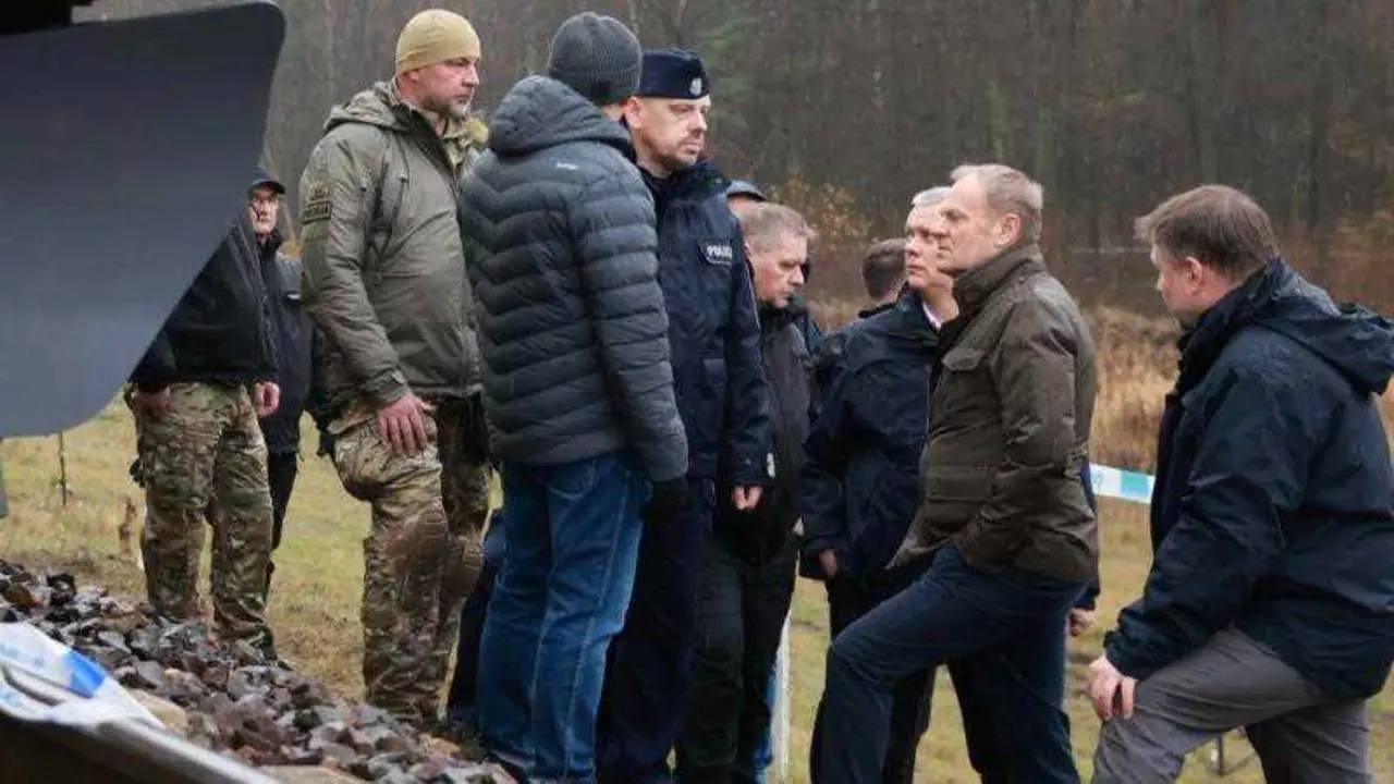 @ D O N A L D T U S K X