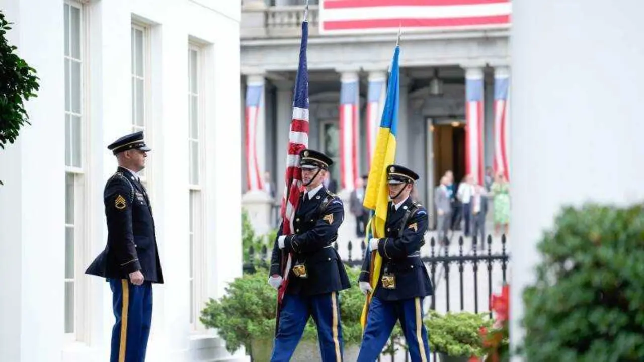 EPA/YURI GRIPAS / POOL