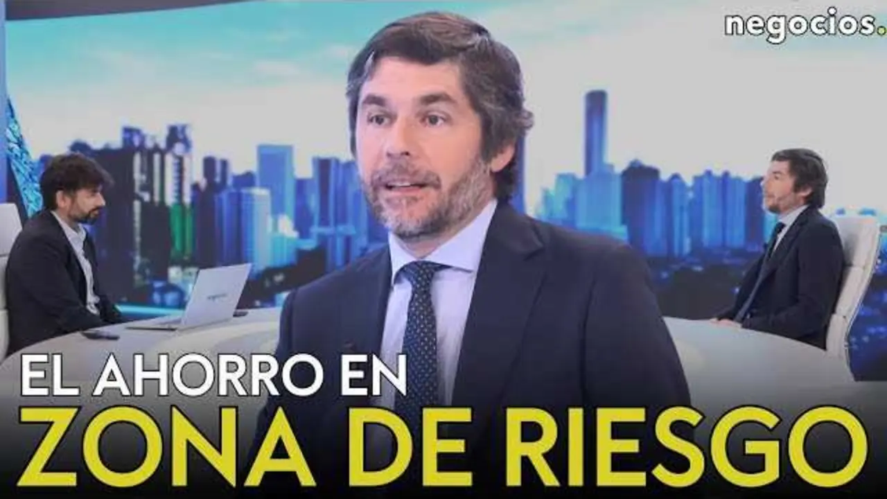 Captura del vídeo de Negocios TV en el que Félix de Gregorio analiza los riesgos del ahorro conservador frente a la inflación.<br>                        <br>                        <br>                        <br>                      