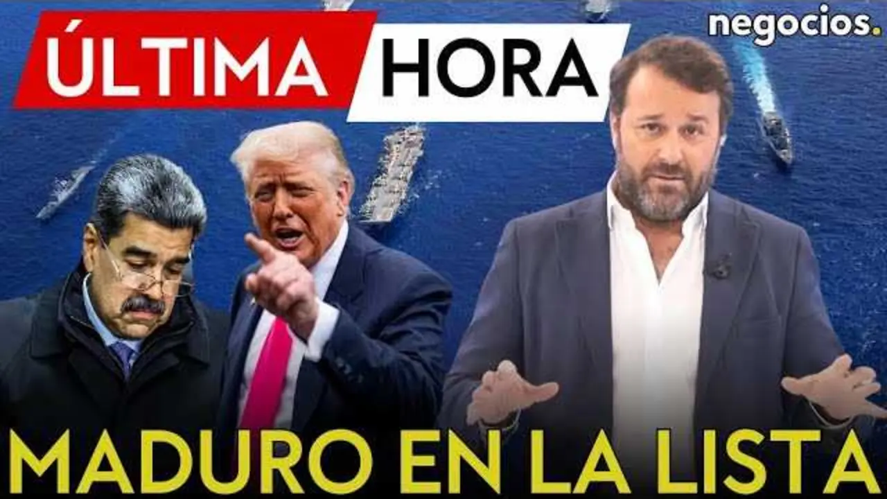 Fotografía de Nicolás Maduro con un fondo que muestra barcos y actividad marítima en el Caribe, alusiva al despliegue militar estadounidense alrededor de Venezuela.<br>                        <br>                        <br>                        <br>                      