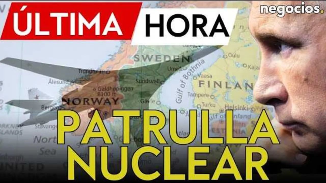 Bombardero estratégico ruso Tu-22M3 durante la patrulla en el mar Báltico escoltado por cazas Su-35<br>                        <br>                        <br>                        <br>                      