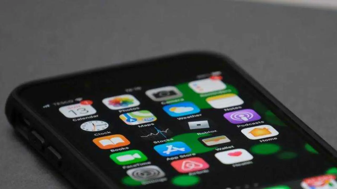 UNSPLASH / COMPARE FIBRE