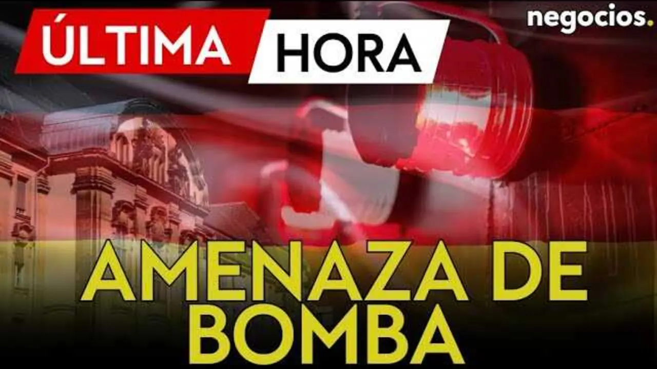 Vista aérea de Mönchengladbach con presencia policial durante la alerta de bomba.<br>                        <br>                        <br>                        <br>                      