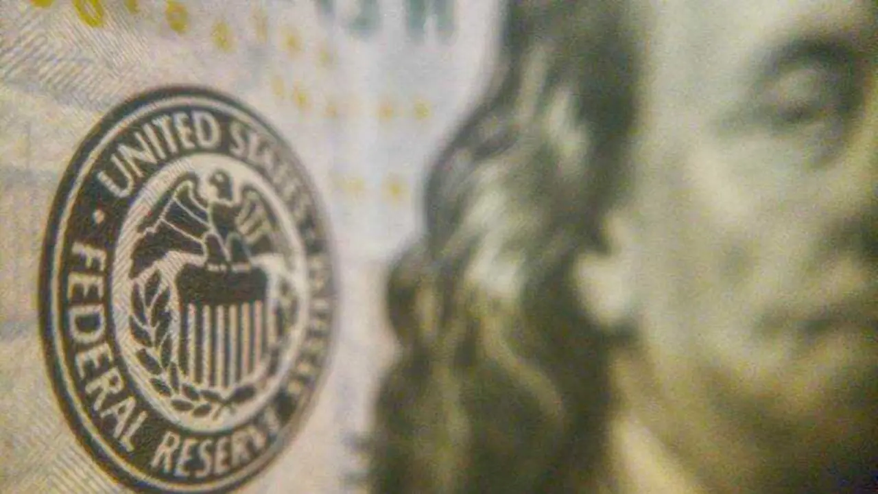 UNSPLASH / JOSHUA HOEHNE