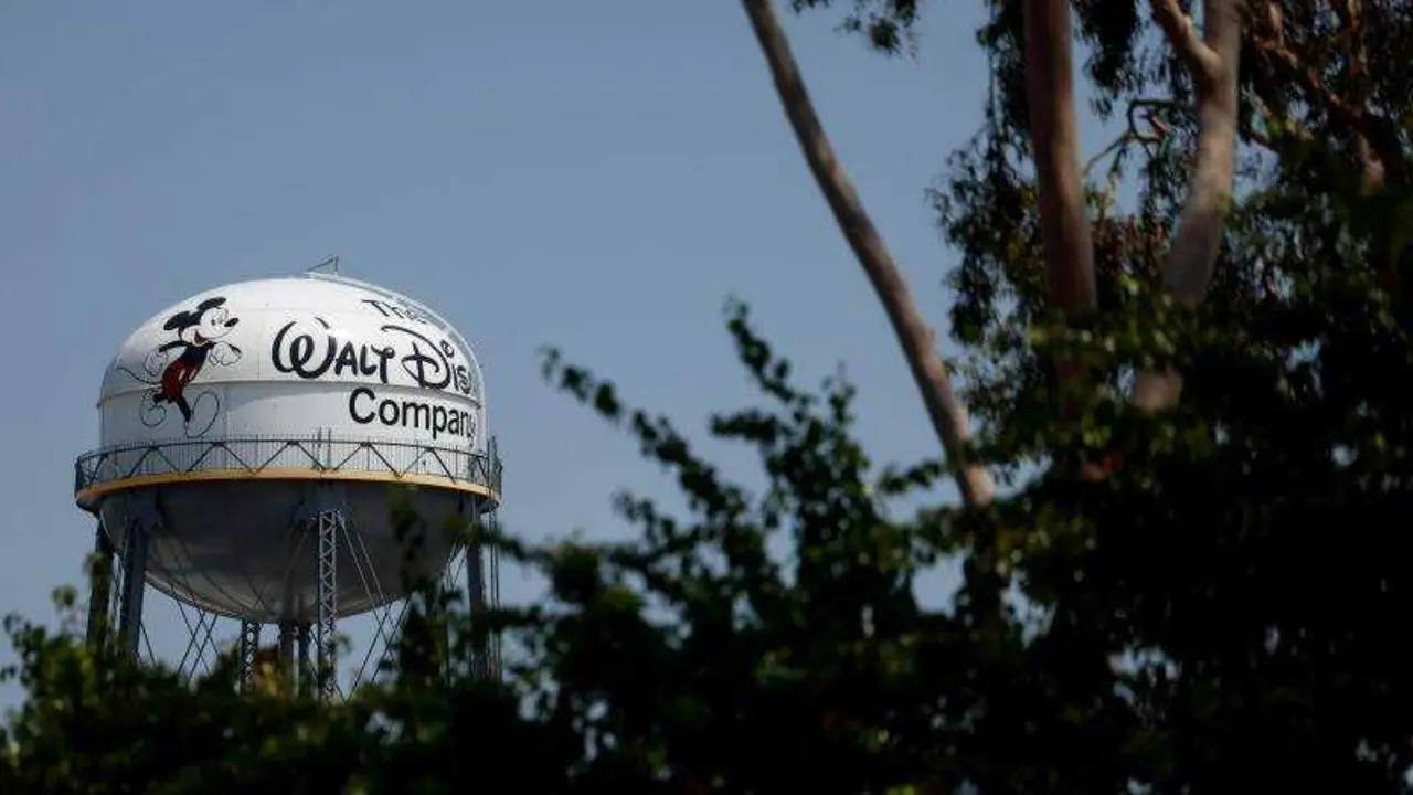 EPA/CAROLINE BREHMAN