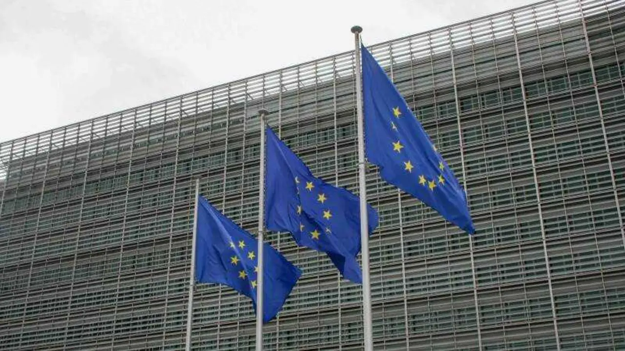 UNSPLASH / CARL GRUNER