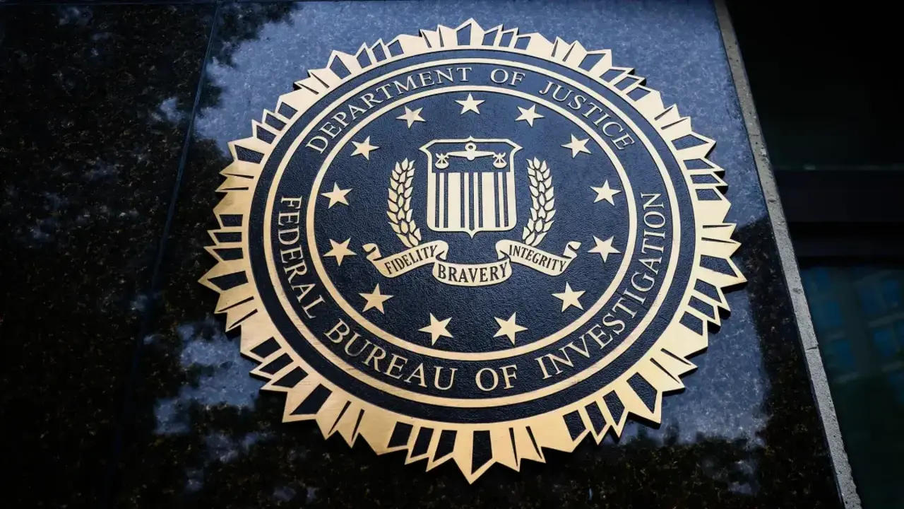 Dan Bongino anuncia su salida como subdirector del FBI en enero: &iquest;qu&eacute; significa para Washington?