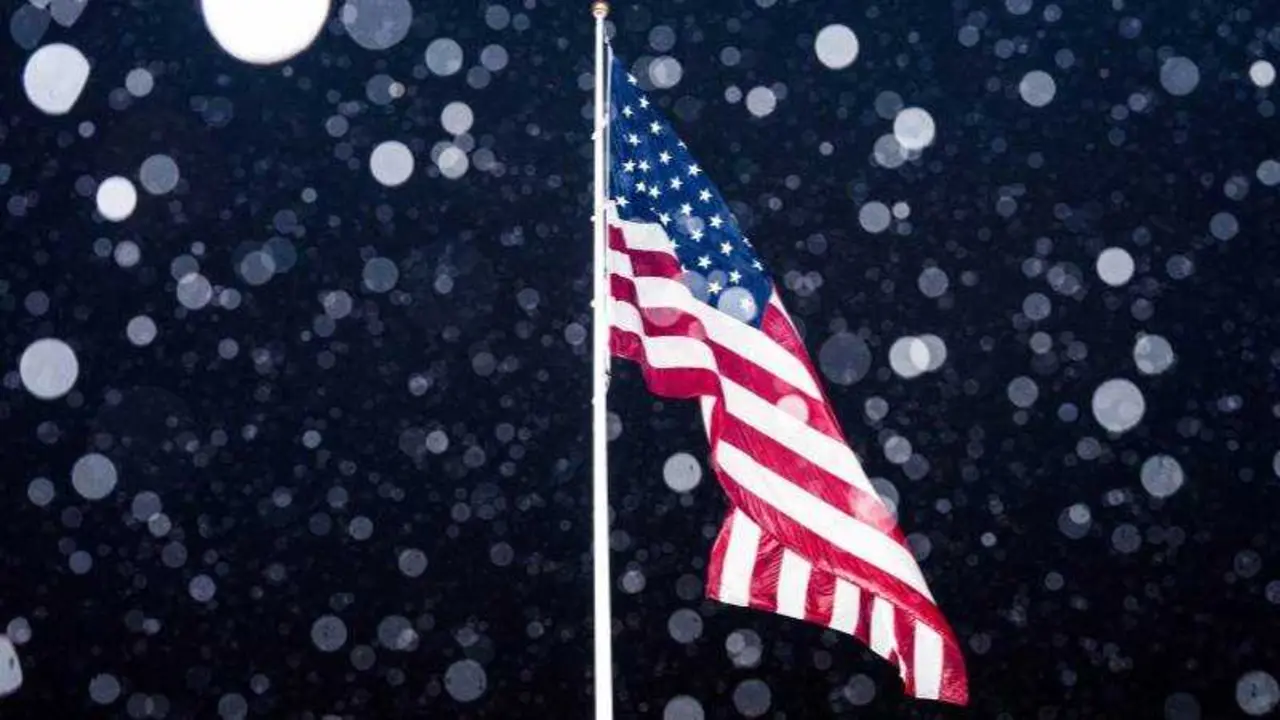 EPA/AARON SCHWARTZ / POOL