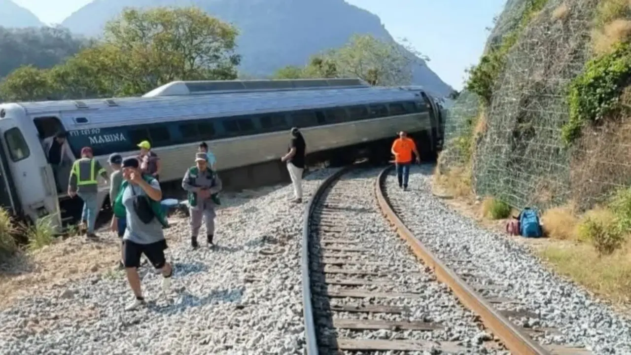 Tragedia en el Tren Interoce&aacute;nico: 13 muertos tras el descarrilamiento de un convoy con 241 pasajeros en M&eacute;xico