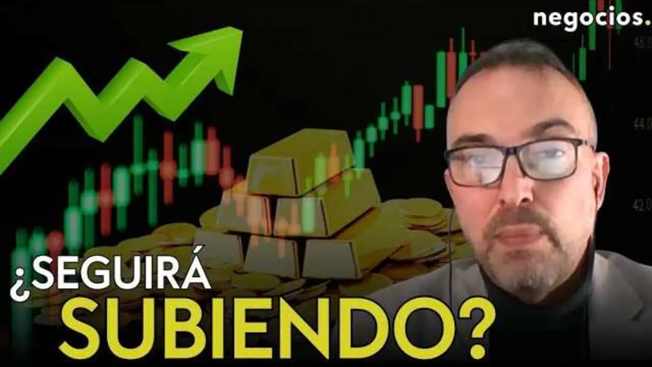 Jos&eacute; Mar&iacute;a Luna durante su entrevista en Negocios TV, con gr&aacute;ficos de mercado de fondo y enfatizando la importancia del oro como activo refugio.<br>                        <br>                        <br>                        <br>                      