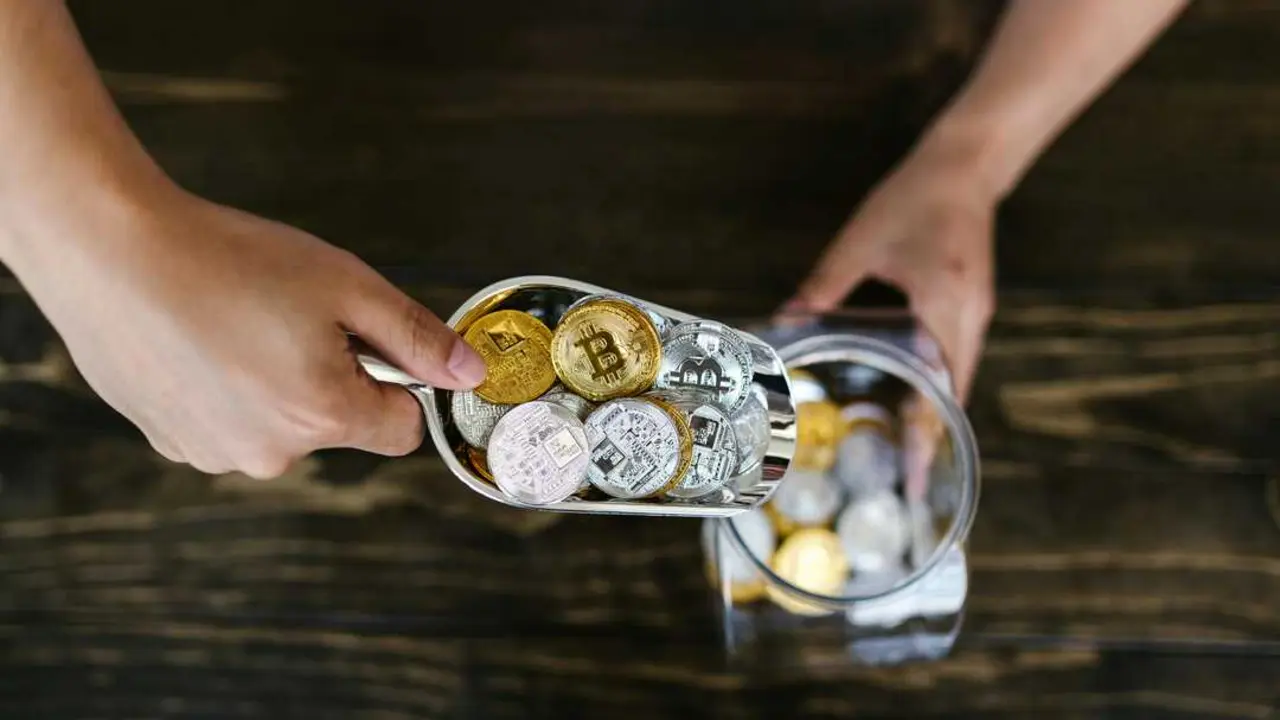 Bitcoin cc pexels-rdne-8369594