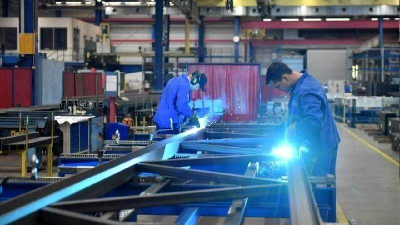 Trabajadores en la industria industrial, EPA-EFE/DAVID HECKER