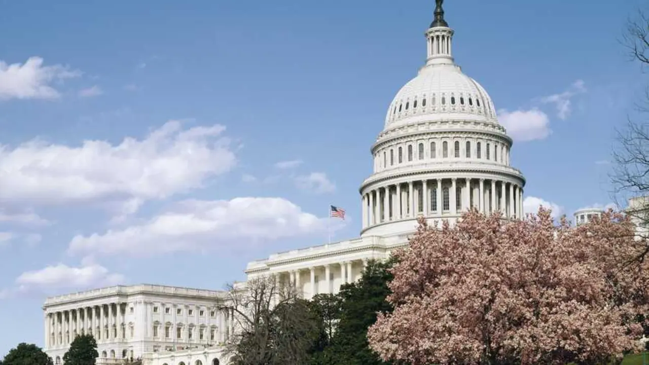 Un joven de 18 a&ntilde;os corre armado hacia el Capitolio y la Polic&iacute;a hace esto en segundos