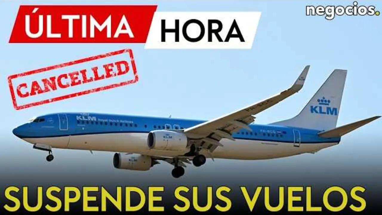 Imagen que muestra el logotipo de KLM sobre un fondo que evoca la regi&oacute;n de Oriente Medio, en contexto de suspensiones de vuelos.<br>                        <br>                        <br>                        <br>                      