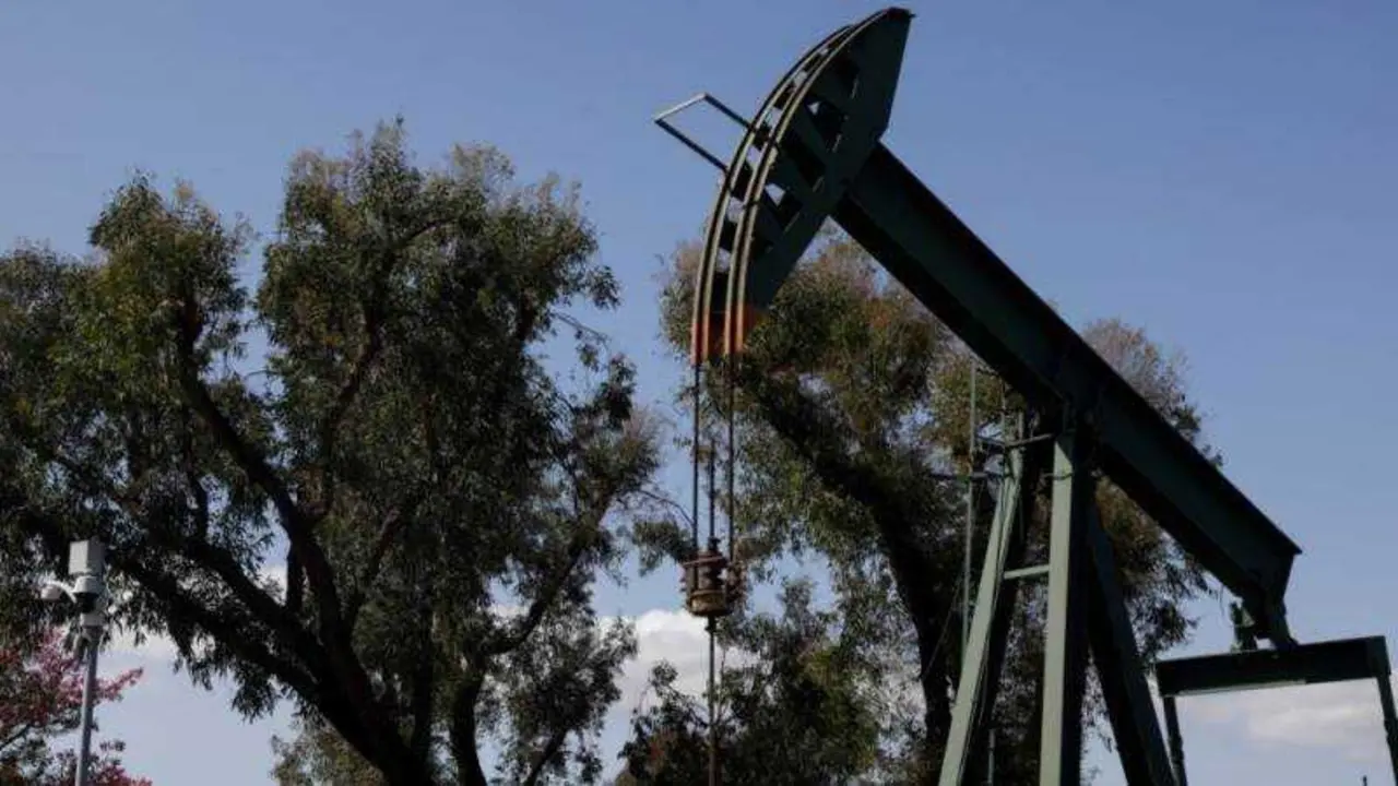 EPA/CAROLINE BREHMAN