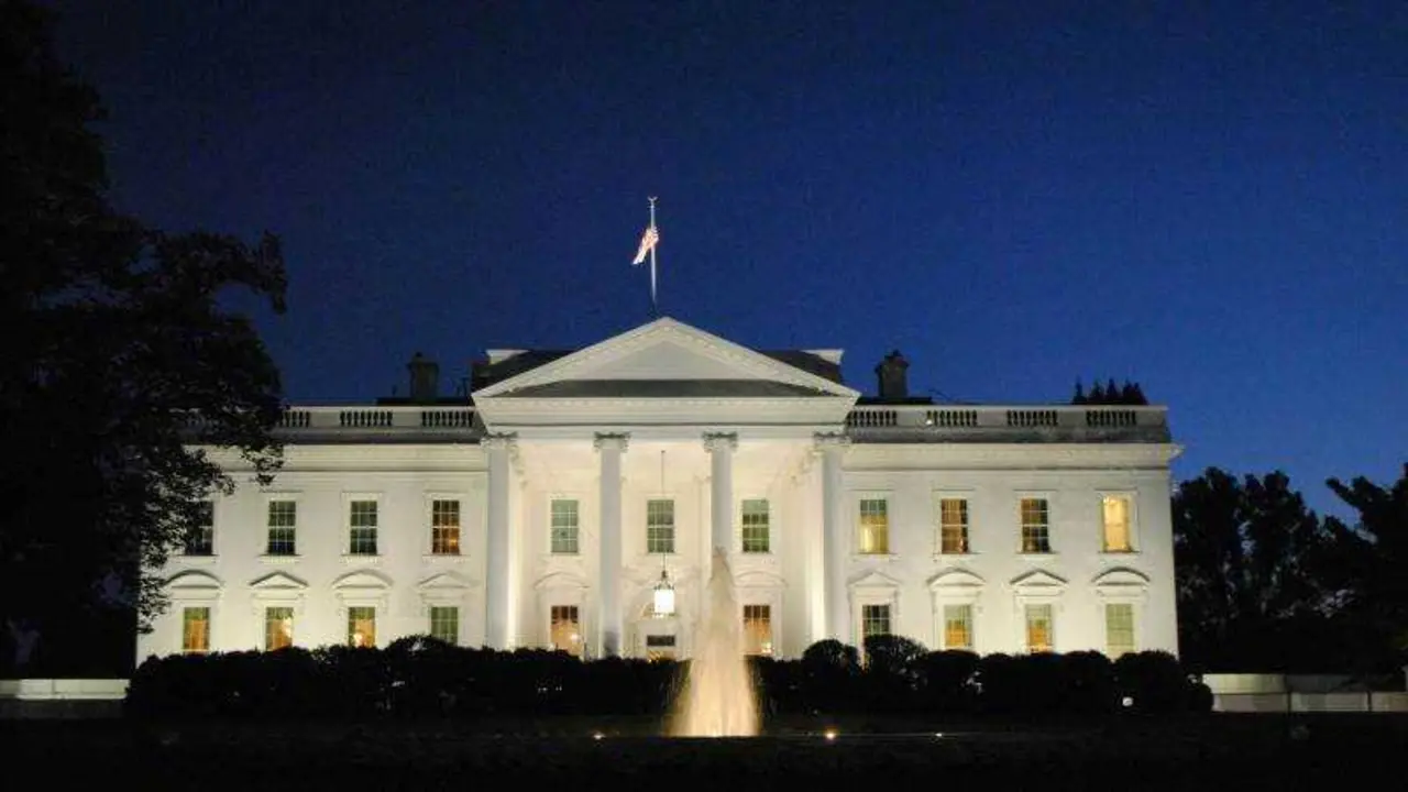 UNSPLASH _ TABREZ SYED white house