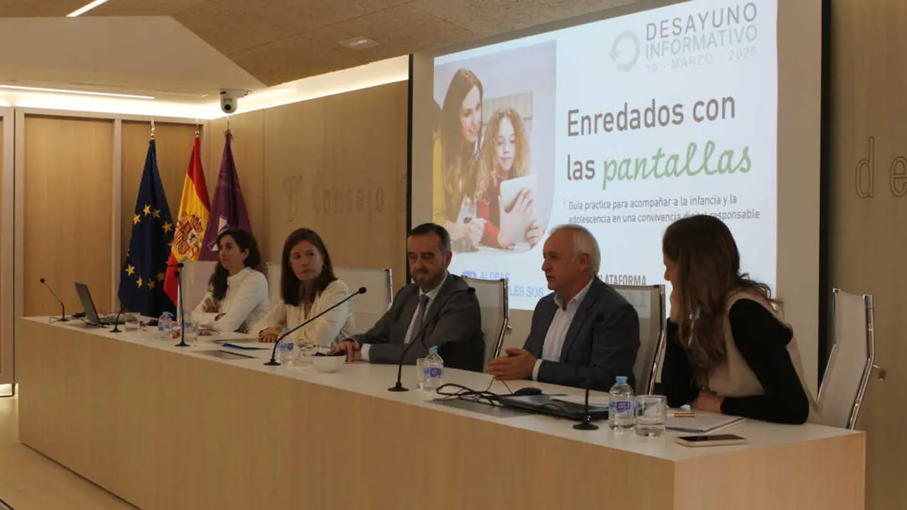 Presentación - Enredados con las pantallas - foto 2