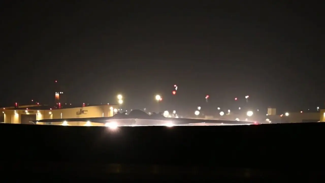 Dos B-2 en vuelo: Washington eleva la presi&oacute;n sobre Ir&aacute;n