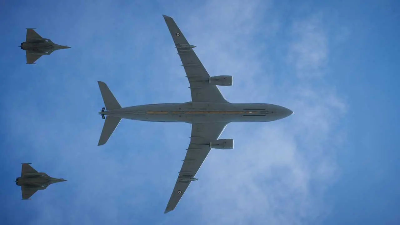 julio-wolf-WJiMGvnea4w-unsplash