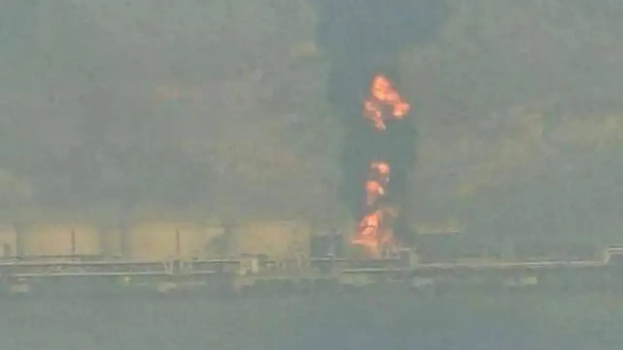 Drones iran&iacute;es golpean Fujairah y tensionan el petr&oacute;leo fuera de Ormuz